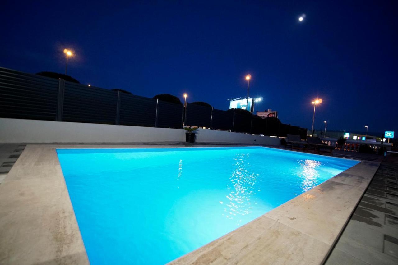 Apartments Lulic Zara Esterno foto